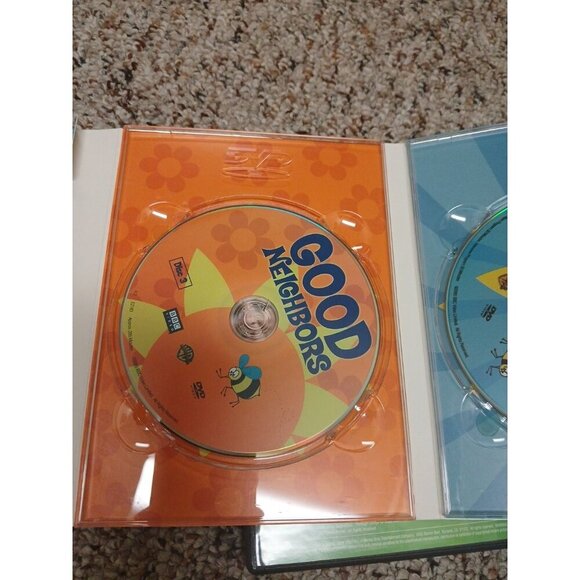 Good Neighbors The Complete Series 1-4 - DVD - 6 Discs - Picture 6 of 12